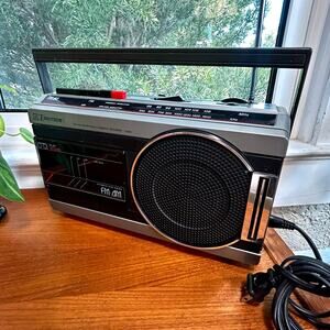 Vintage Emerson FM/AM Cassette Radio K3663 with Cord & Battery Option
